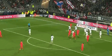 姆卡萨：球队目标就是夺冠，为曼城首秀是值得骄傲的时刻（姆卡萨：球队剑指冠军，曼城处子秀令我自豪）