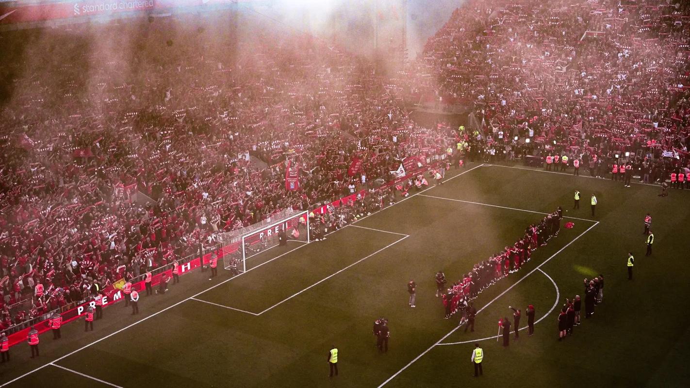 反对家暴，克雷莫内塞球衣背后印的是与球员关系密切女性名字（反家暴行动：克雷莫内塞球衣背后印与球员最亲近女性姓名）