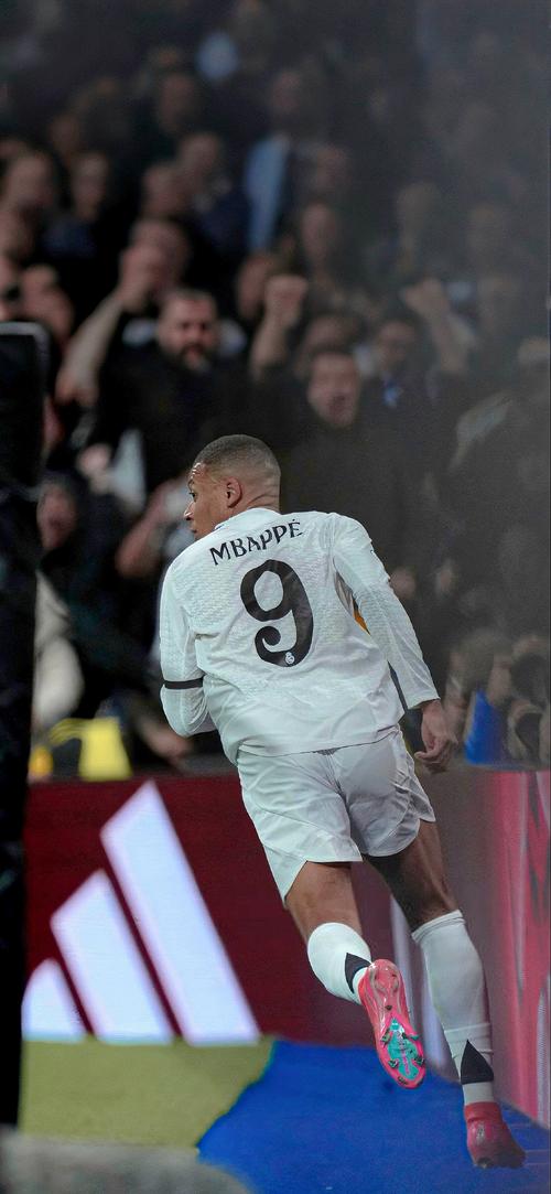 成魔咒？此前取得NBA杯冠军的雄鹿和湖人均在次年止步小组赛（魔咒应验？曾夺NBA季中锦标冠军的雄鹿、湖人次年均小组出局）