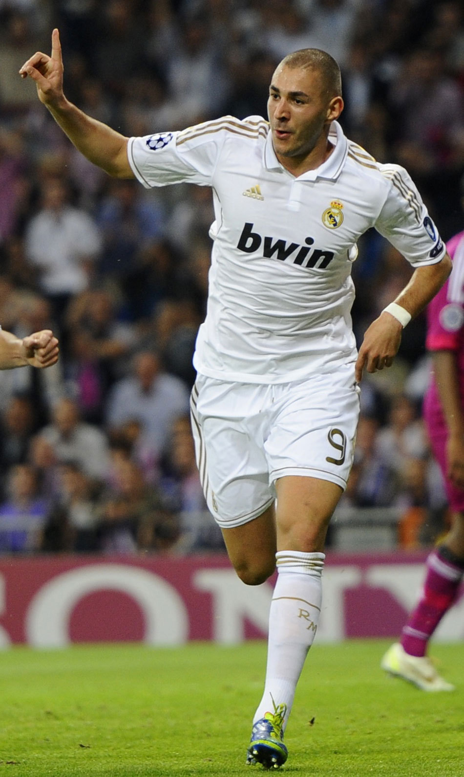 欧冠夺冠概率更新：阿森纳22.6%领跑，拜仁第二巴黎第三（欧冠夺冠概率榜新鲜出炉：阿森纳以22.6%居首，拜仁第二、巴黎第三）