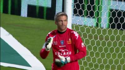 记者：当初是佩普要国足跟越南打对攻，还开小会不让陈洋参加（记者称佩普力主国足与越南对攻，还私下开会未邀陈洋）