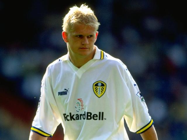 凌空斩世界波，王燊超当选中超官方第29轮最佳球员（世界波凌空破门，王燊超荣膺中超第29轮官方最佳球员）