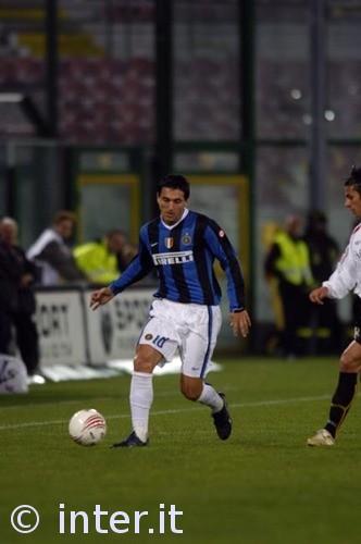 半场战报：国安2-0亚泰，塞尔吉尼奥破旧主，法比奥点射（半场：国安2-0领先亚泰，塞尔吉尼奥反戈旧主，法比奥点球命中）